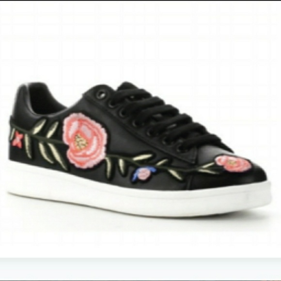 Shoes - Bouquet Faux 💣Leather Sneakers